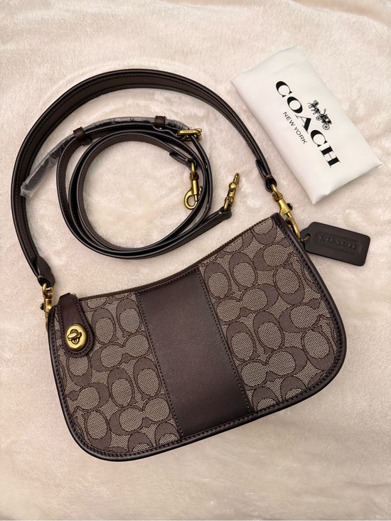 Coach Handbags - COACH Swinger Bag in Signature Jacquard